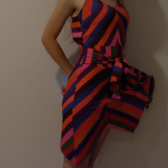 💕💕♥️NWT Multi-Colored Striped Triangle Cut Dress - Picture 8 of 8